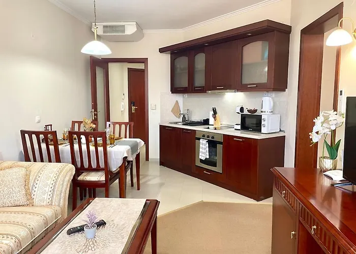 Cozy 1br Next To The Gondola By Si Apartment